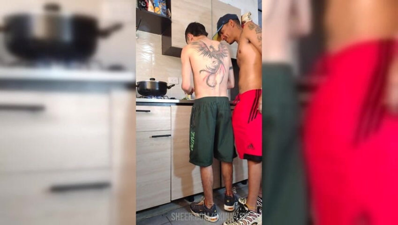 Skinny23cm: Fun in the Kitchen