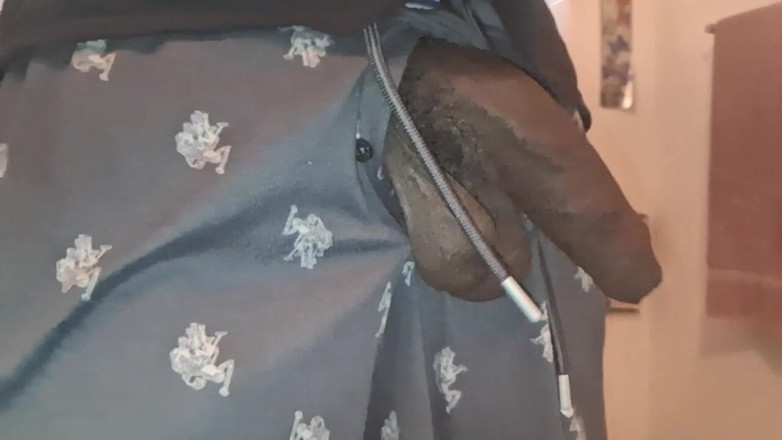 Chocolate Meat Stick: Pomalé házení velkého černého péra