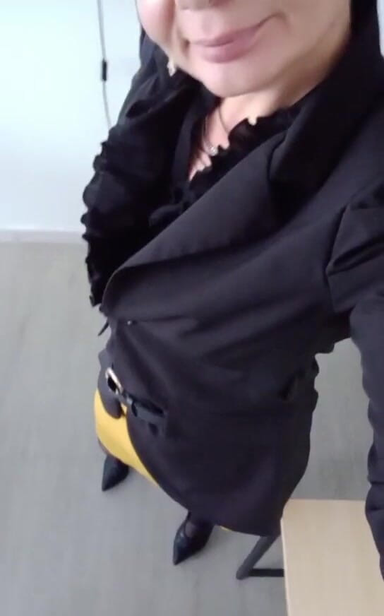 Sofy13: MILF solo poserar - kort video