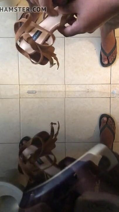 Sexy sereppu: Provando il nuovo sandalo