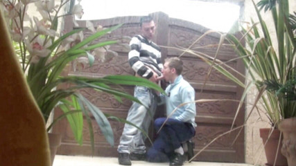 Discret Cruising sex: Seksi polis bir iz sürücü tarafından sikiliyor