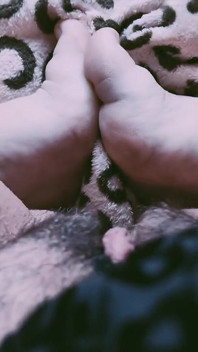 Desperate MILF Pussy Play