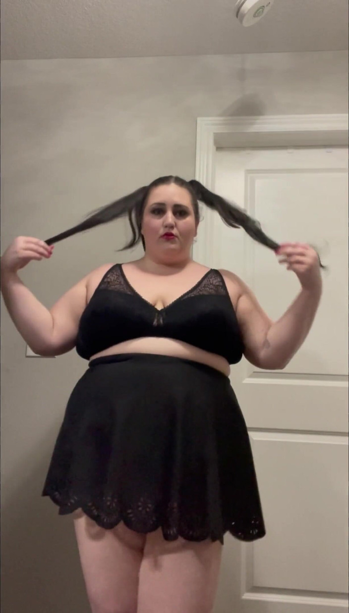 Megzxxxo: BBW/PAWG slut Megzxxxo business slut strip