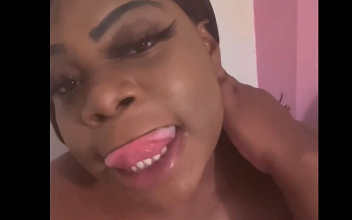 Chantell Dior: Eboni coklat memancut mani