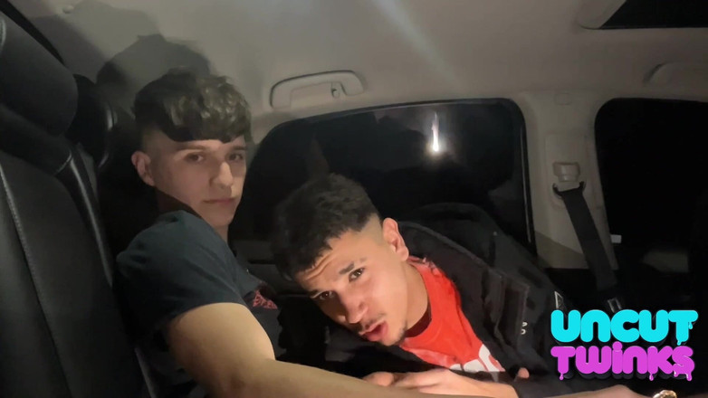 UncutTwinks: Alle Amerikaanse twink Jay Magnus neukt latino hetero zonder condoom