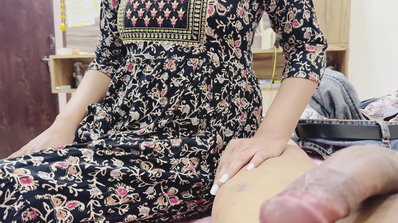 Hornycouple149: Doamna doctoriță suge slujba cu sex, Doctorul face sex cu...