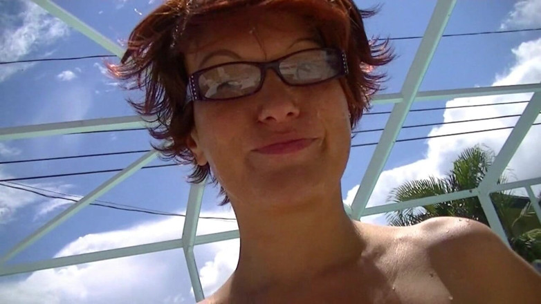 Popp Sylvie: Cum eating in Florida