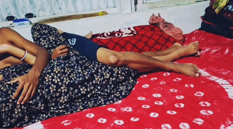 Teensex: Bhabi desi cantik dengan pepek ketat dapat pancutan dalam penuh