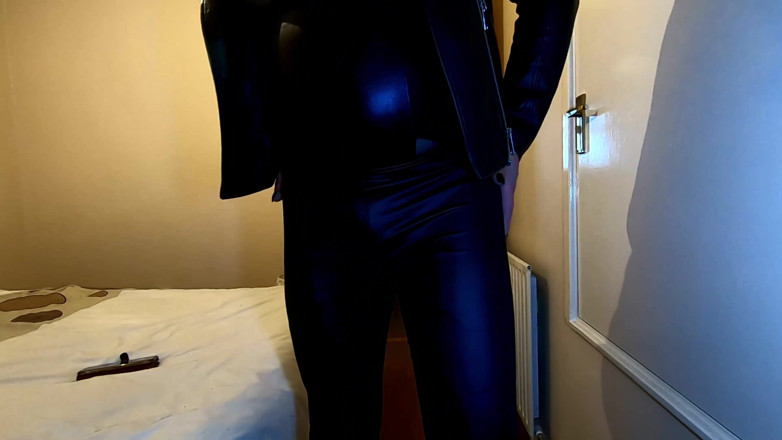Kelly cd: Kelly cd in pvc leggins