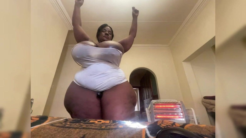 Legendary Booty Overdose: Giant Busty SSBBW Ebony Squirts Masturbatin