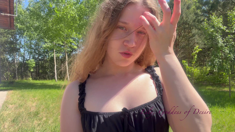 Lily, Goddess of Desire: Người hàng xóm tuổi teen mới treo quần áo và biết...
