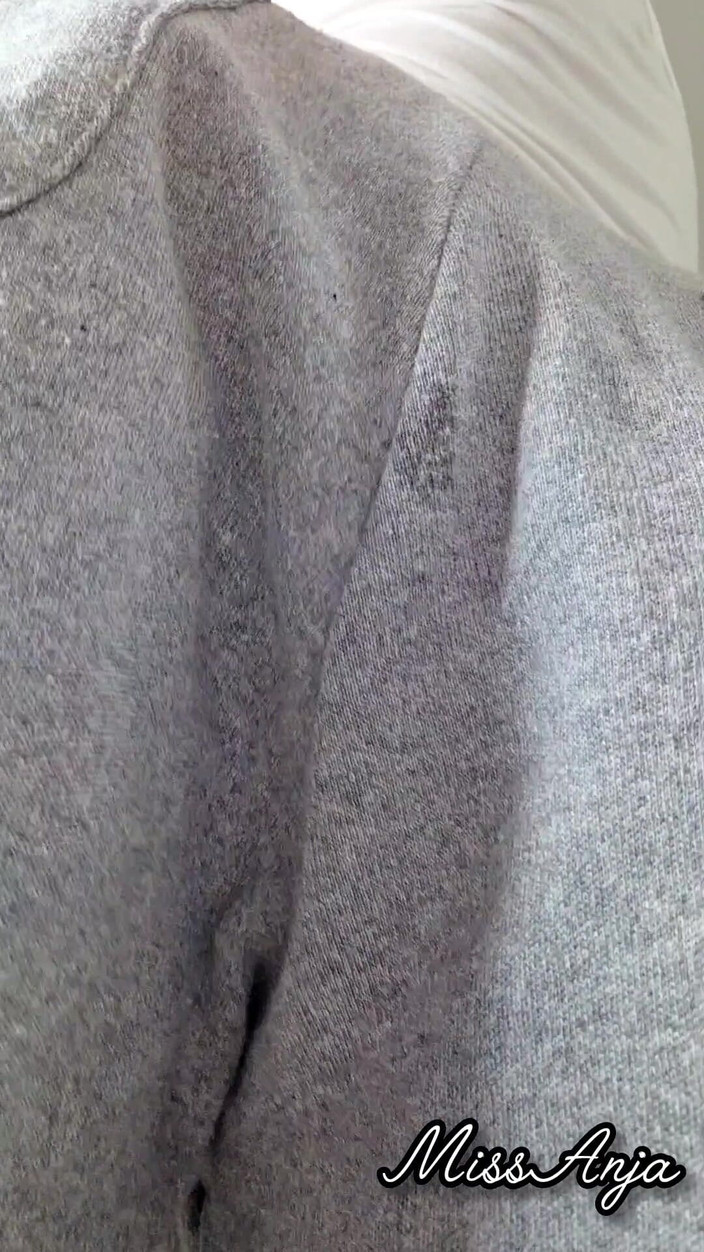 MissAnja_FH: 穿着我的灰色运动裤的大声