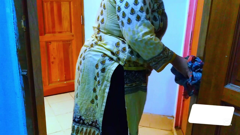 Aria Mia: Indická muslimská sexy desi macecha ošukaná nevlastním synem, když mu...