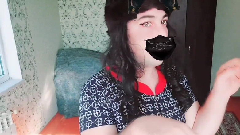 Kitty_Cross: 핫한 금발 주부 레이디보이 키티 크로스드레서 Sissy Shemale 코스플레이어 인플루언서