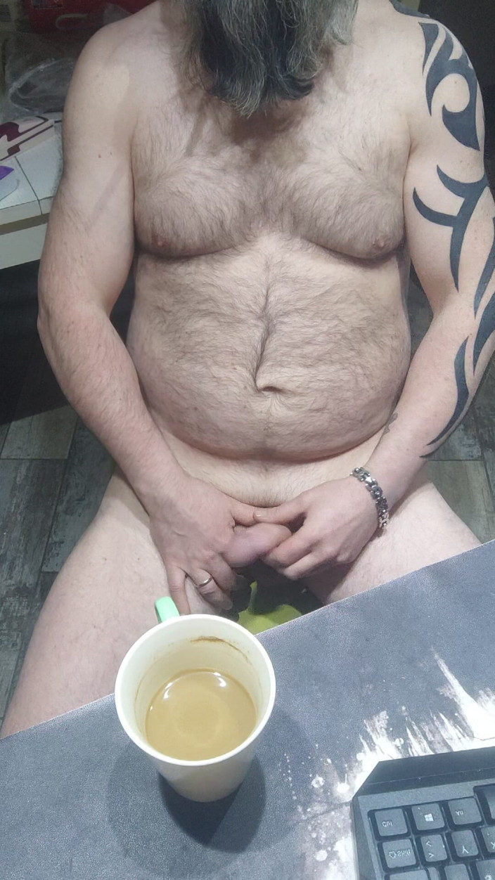 Wanker: 喝晨间咖啡并撸我的鸡巴