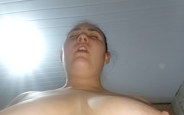 Naomi Simon: 哦，多么糟糕 - 我喜欢你打碎我的屁股 - 这让我很痛，一切都在里面