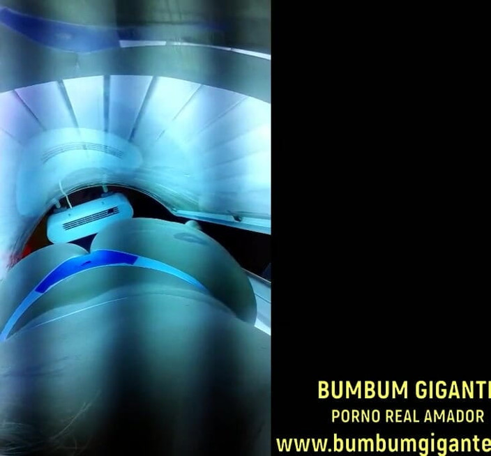 Camargo Hotwife: In the tanning machine showing off