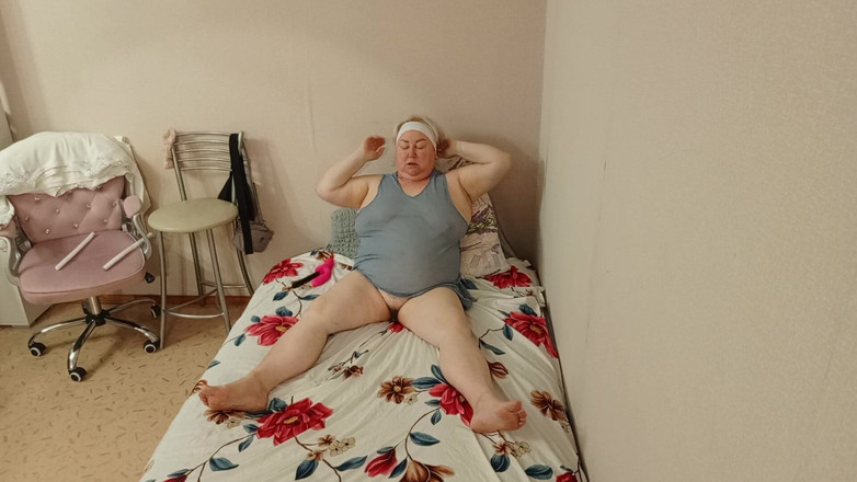 Zona901: Gran coño peludo de madrastra y grandes tetas