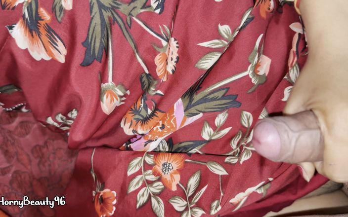 HornyBeauty96: 私は後背位で私のムラムラした義理の妹をファックします