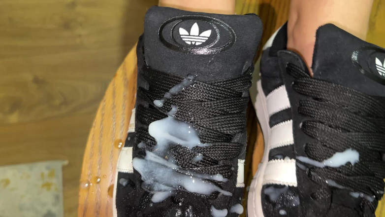 Couple Of Pleasure: Cô giáo địt học sinh và bắn tinh trên giày của...