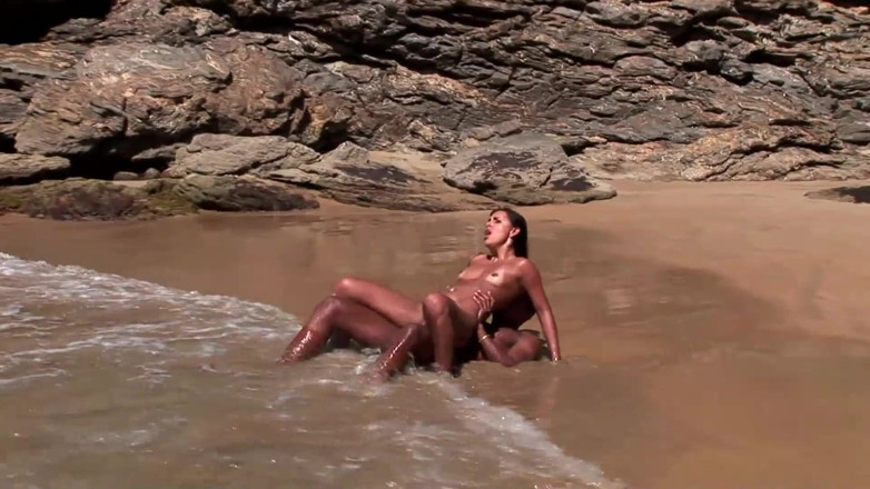 Xtime Network: Fuck my latin pussy on beach