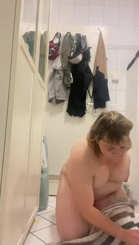 Deutsche Anna: Too oiled to ride. Fail video