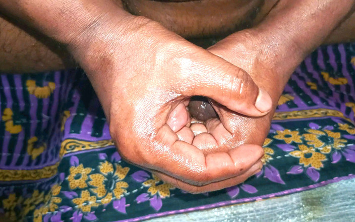 Pussy water queen (gay): Indický chlapec masturbace, masáž velkým pérem olejem