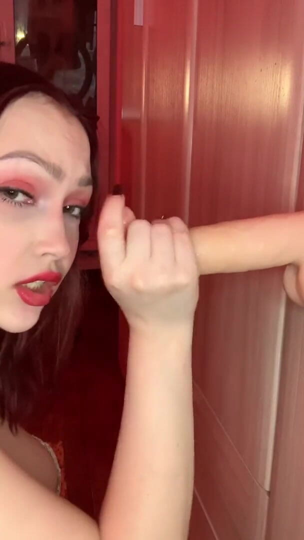 Your Sexy GF: I give a juicy blowjob to a rubber cock watch...