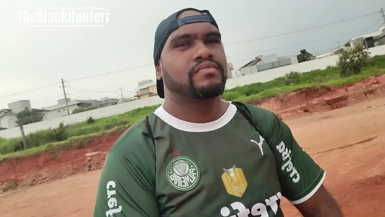 TheBlacKHunterr: Op straat in mijn kleren na de wedstrijd