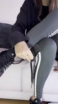 No Saben Como Me Excita Masturbarme Despues De Jugar Con Mis Pies Grandes Y Olorosos