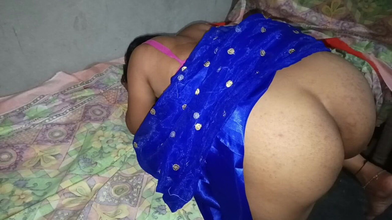 Savita5343: Devar ne mujhe kapde change karte huwe dekh liya або meri...