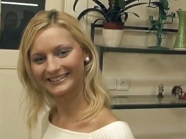 Pros in POV: かわいい女の子吸いコックでpov