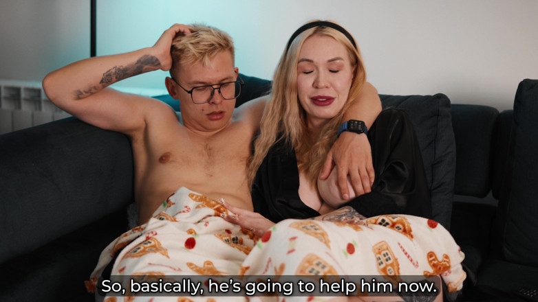 Toma Mur: Blonde Step Stepmom's Bare Pussy Teases Stepson While Watching Movie...