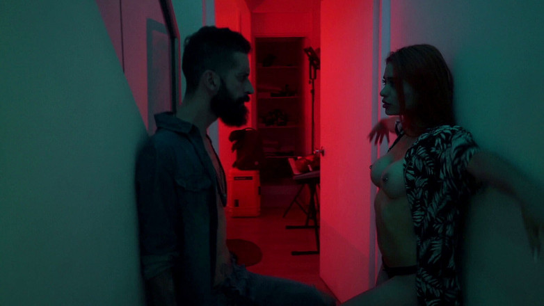 Cipriani: Yaira chơi với Cipriani trong môi trường gợi cảm và...