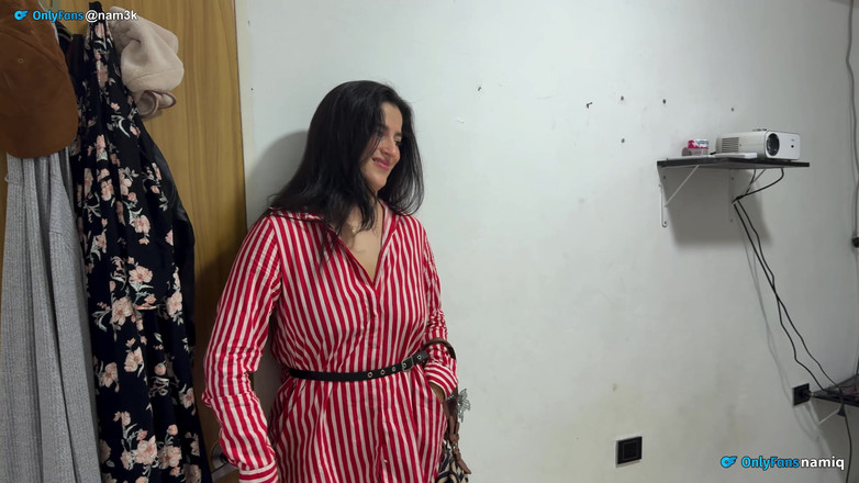 NamiQseiiin: 性感美丽的拉丁女郎潮吹在摄影师的脸上