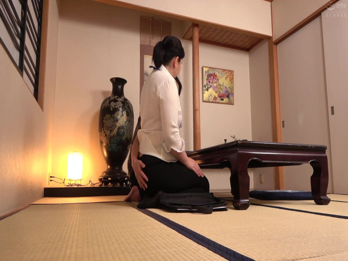 Raptor Inc: Negociere sexuală cu o doamnă de asigurări de viață bicioasă într-un...