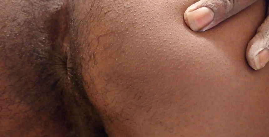 Hallelujah Johnson: Hallelujah Johnson götümü yalıyor