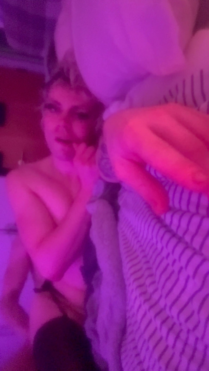 Kali TGirl: Kalitgirl însămânțată de fratele vitreg