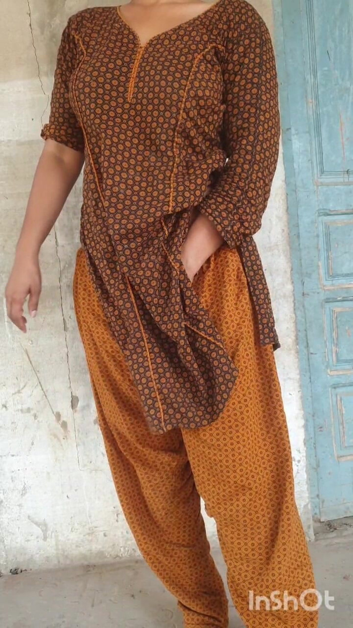 Paige eva: Akeli pakistanische hausfrau Garmi Ke mousam main genießen Kar rhi...