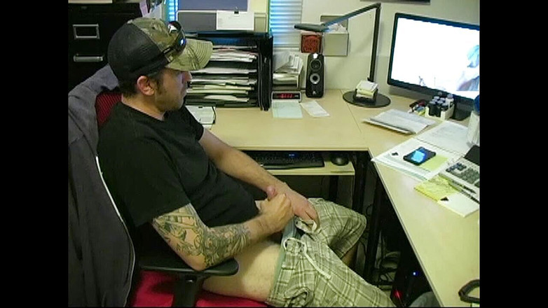 The Great Canadian Male: Взрыв из прошлого Derrick