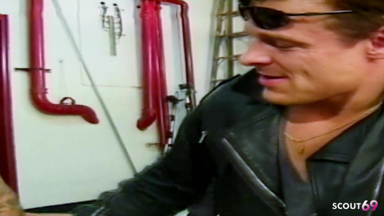 Shemale TS Collection: Grup seks bareng waria hot rambut pirang dengan toket besar...