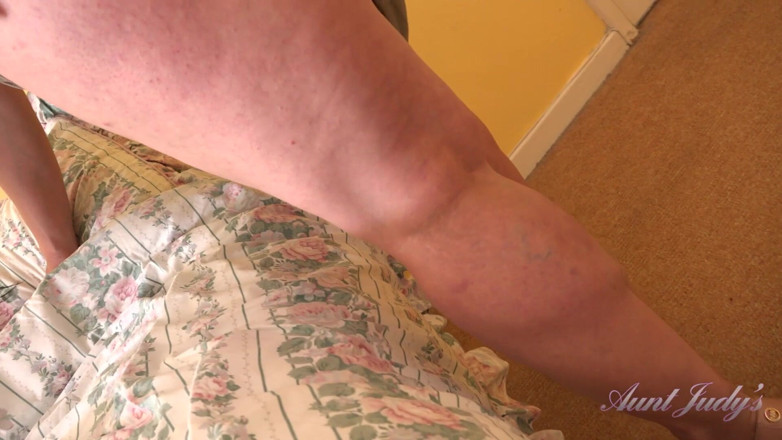 Aunt Judy's: Auntjudys - Renting a Room From Chubby Hairy MILF Christina Has...