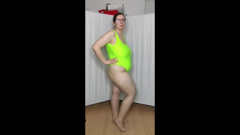 Lena Rose: 海滩时间 - 夏季泳装试穿