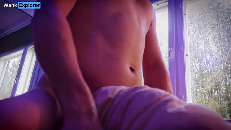 WankExplorer: Папочка шпилит, целует и разговаривает! - Громко стонет, кончи со мной!