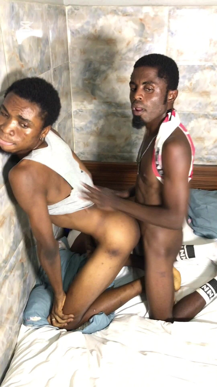 Zagi: Grote man boort me zo goed