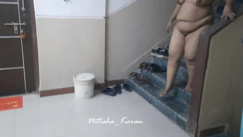 Karan Nitisha: Zuigen in de trein tijdens het gaan naar Goa