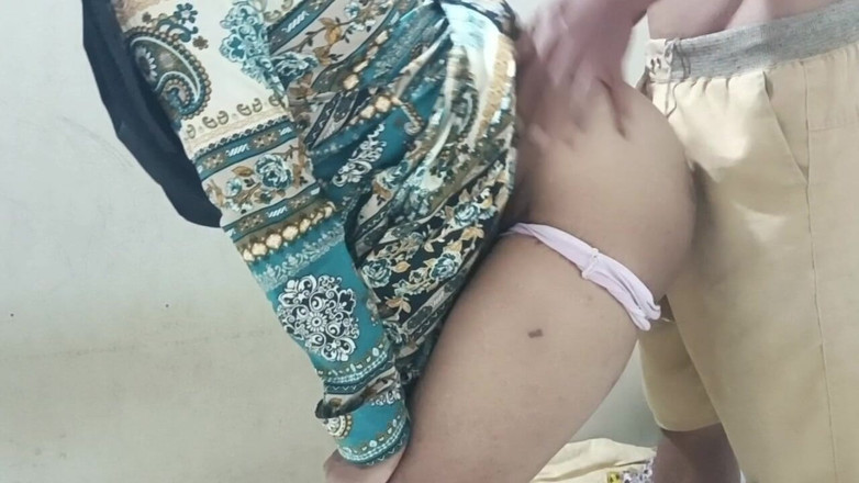 Rania: Sự trỗi dậy của giáo viên đội khăn trùm đầu