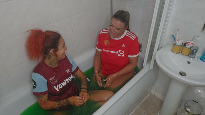 Maisie Lewis: Maisie Lewis &amp; Naughty Girl V se koupe Gunge