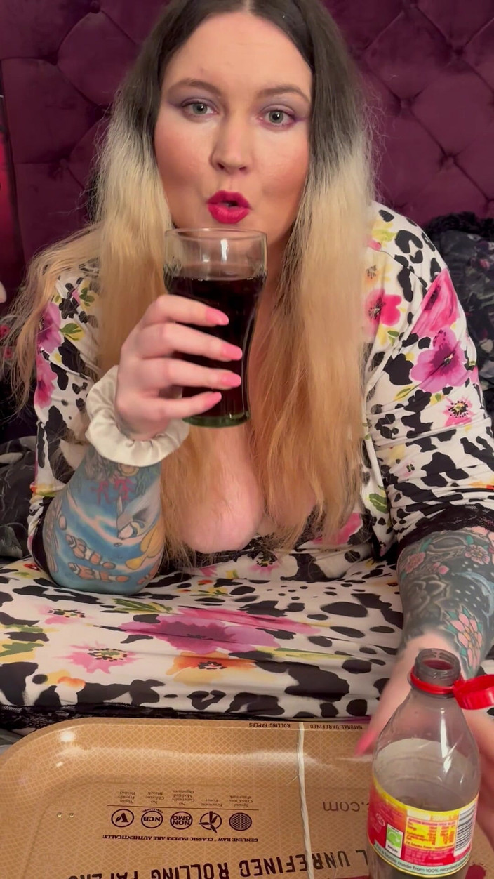 MissFFW: 5 分钟的 Missffw 打盹和咯咯笑