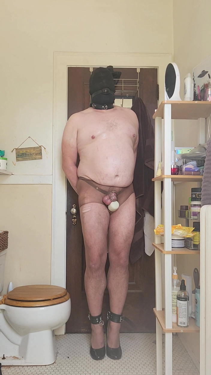 Nyronic: Slave Cums Hands-free in Chastity Cage and Heels
